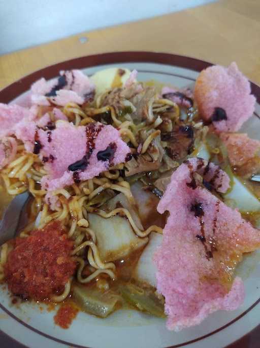 Warung Romaki, Ketupat Sayur Padang 1