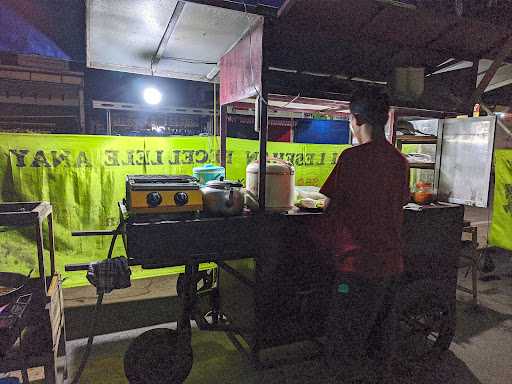 Kedai Lesehan Pecel Lele Anay 7