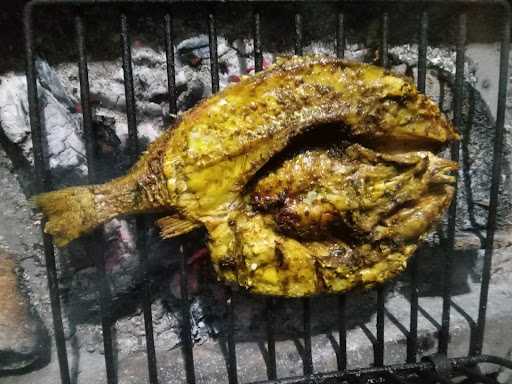 Lesehan Bakar Ikan Berkah Nenk Bucin 2