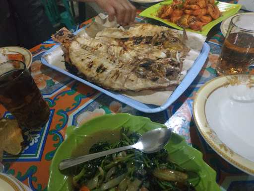 Rm. Seafood Ibu Aas 8