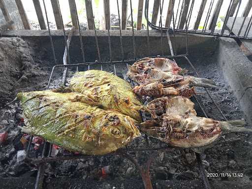 Saung Bakar Ikan Putri Mandiri 4