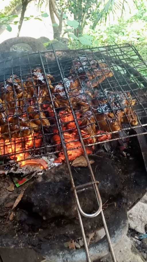 Warung Makan Lesehan Hasna Mubarokah 6