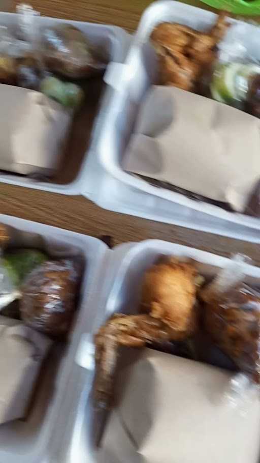 Warung Makan Lesehan Hasna Mubarokah 1