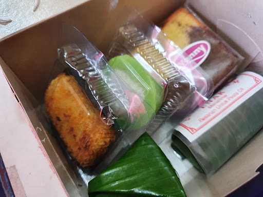 Toko Kue Dan Roti Rlzka 9