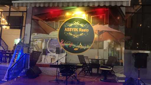 Assyiik Resto Setu Cipayung 4