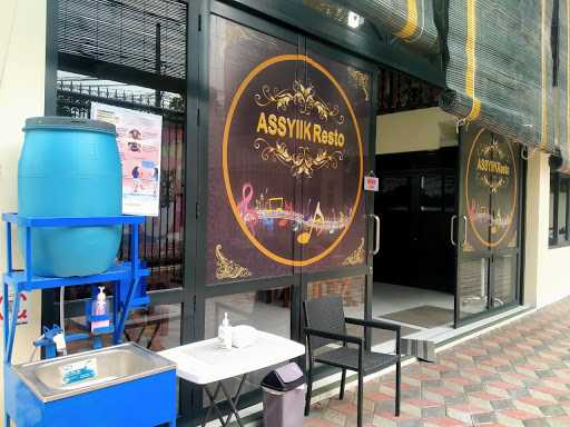 Assyiik Resto Setu Cipayung 6