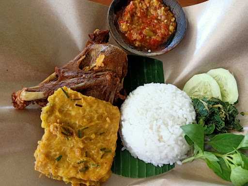 Bebek Goreng H. Slamet Cipayung 8