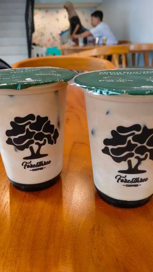 Foresthree Coffee & Kitchen Cilangkap 2