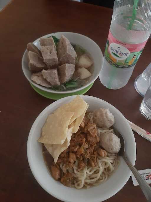 Mie Ayam Bakso Gajah Mungkur 3