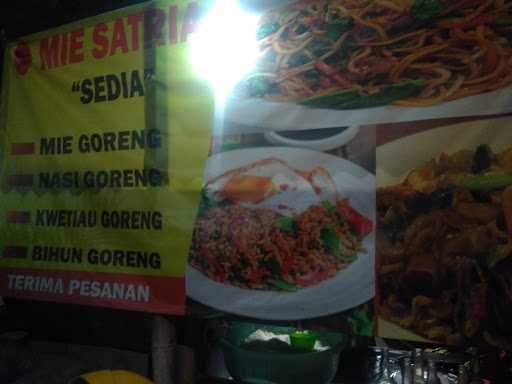 Mie Satria 8