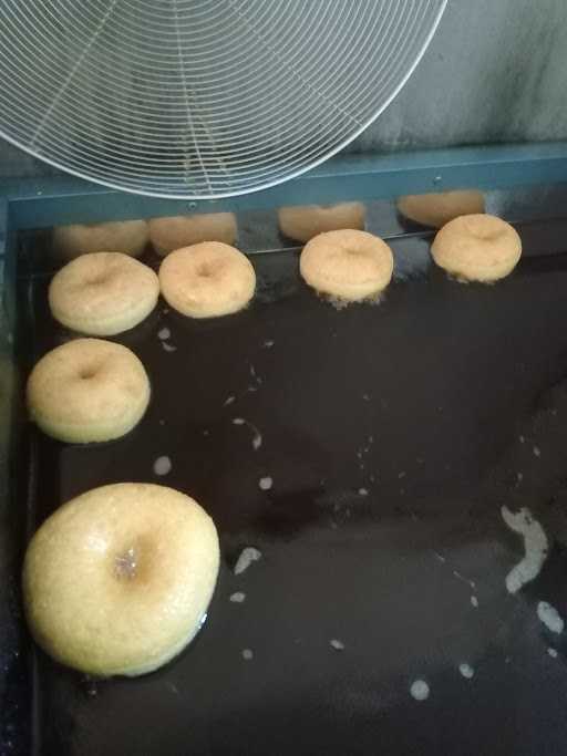 On Donut & Bread Citayam 1