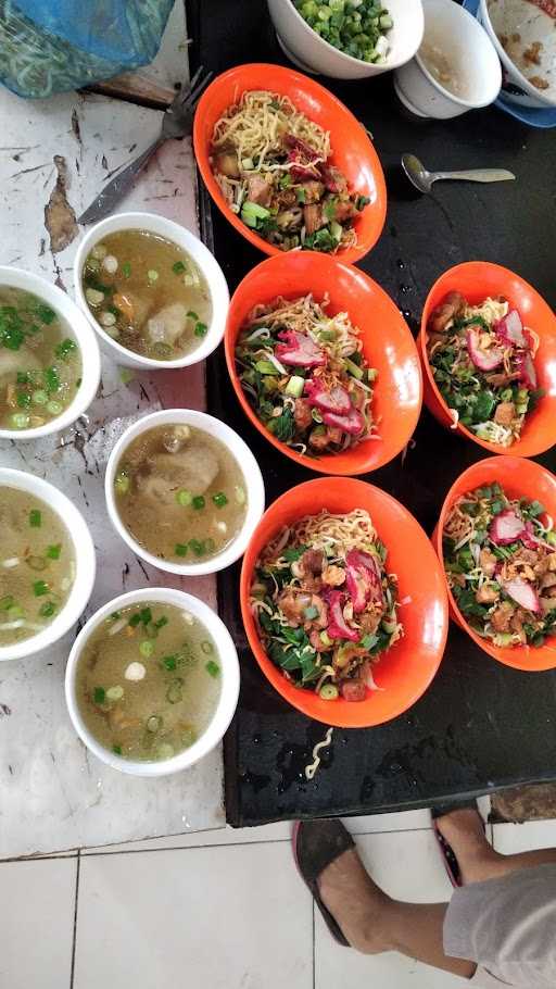 Par Topi Tao Bakmi Medan Chinnes Food & See Food 4