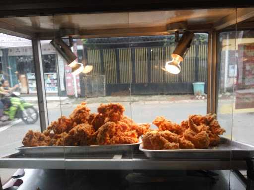 Sabana Fried Chicken Pertigaan Bambu Wulung Setu 2