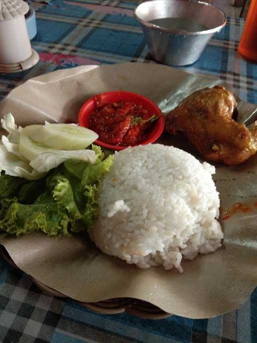 Warung Sop Dan Soto Bu Nila 4