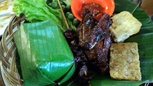 Ayam Bakar Riung Gunung 9