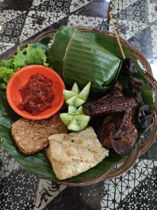 Ayam Bakar Riung Gunung 3