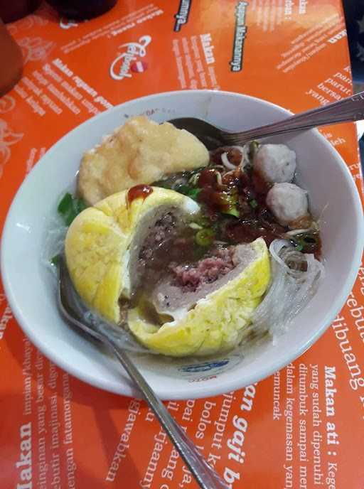 Mie Bakso Raihan Rel Ka 9