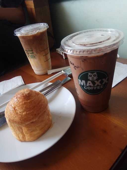 Maxx Coffee Mall Of Serang 4