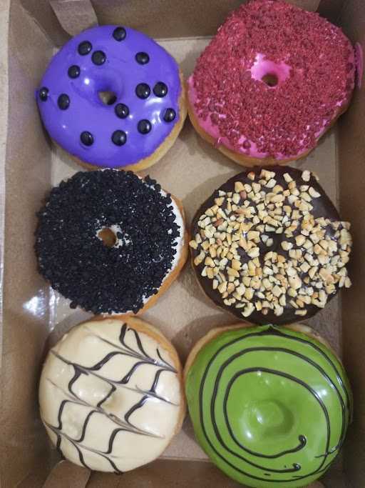 Arya Donuts 10