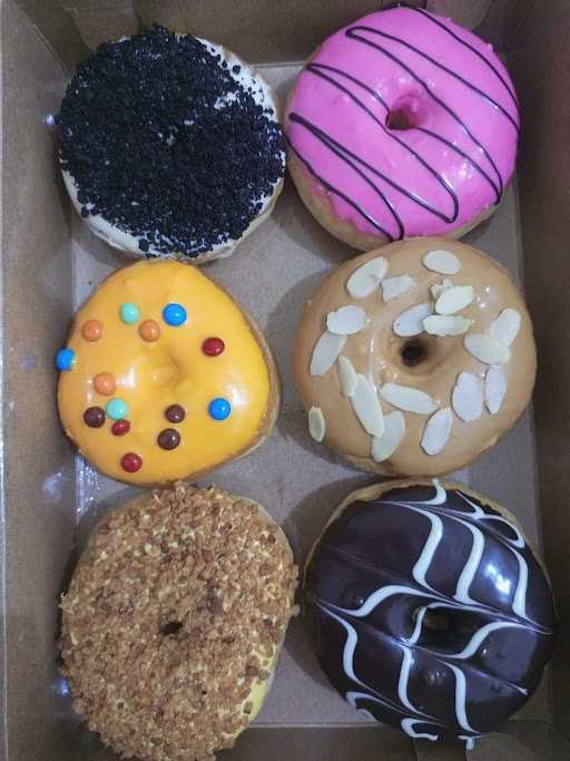 Arya Donuts 8