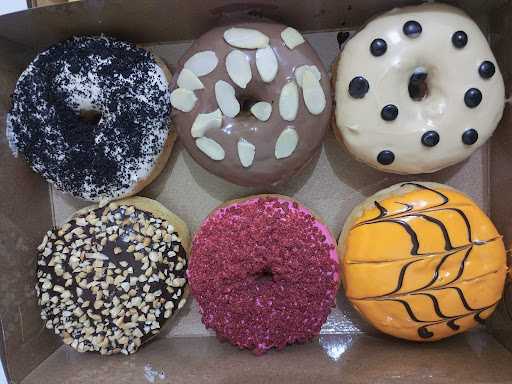 Arya Donuts 6