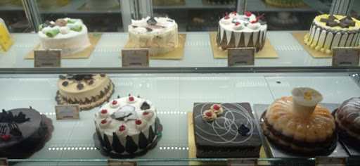 Holland Bakery 7