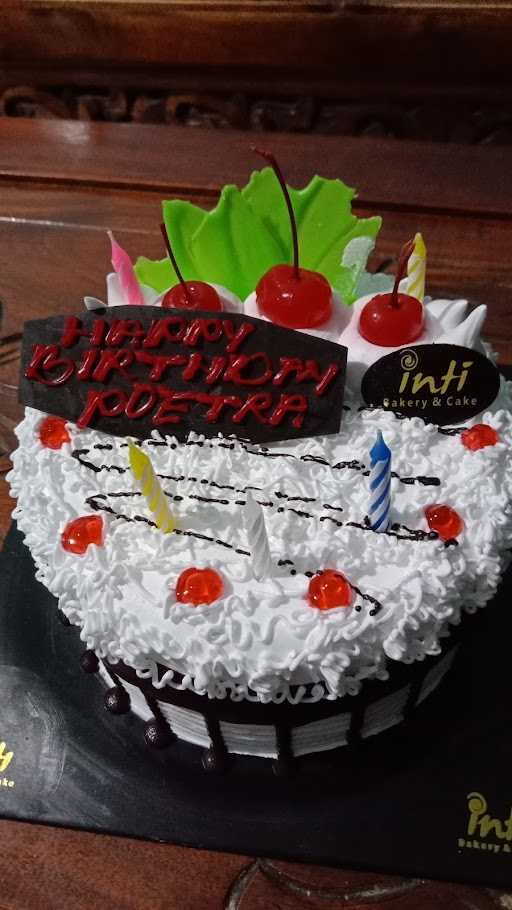 Inti Bakery & Cake 3