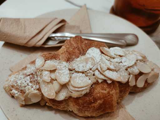 Sae Bakery (Bread & Coffee) 5