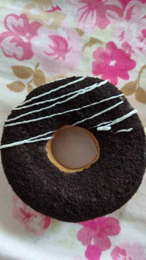 Gauri Donuts 8