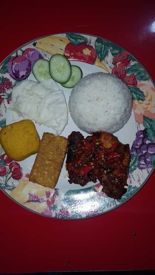 Ayam Penyet Mpo Minah 3