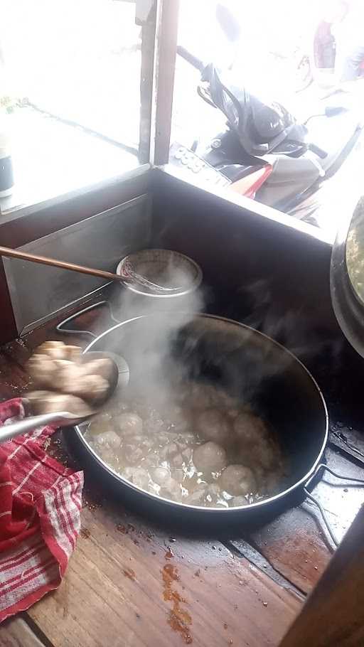 Bakso & Mie Ayam  Raka Logis 2