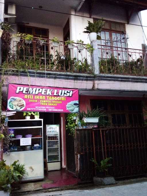 Pempek Lusi 10