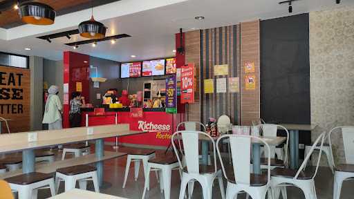 Richeese Factory Cipondoh 7