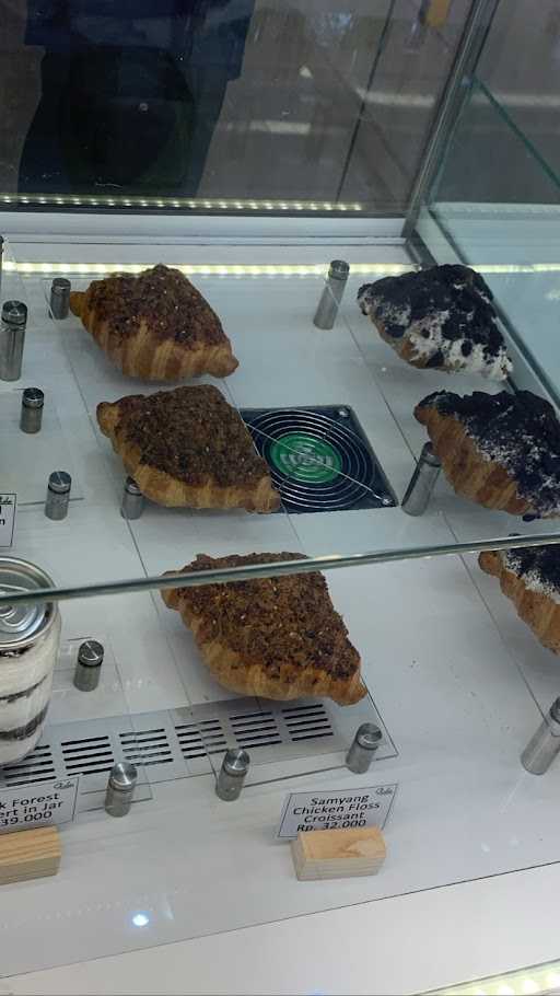 Shalwa Halal Bakery 10