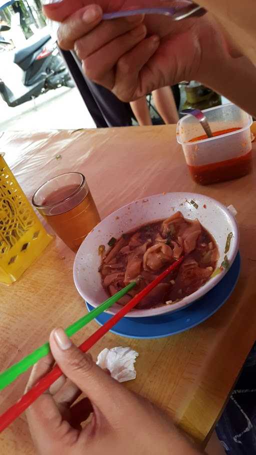 Mie Ayam Donoloyo3 Selalu Rame Porsinya Muantep,Balungan Guede Eh Gratis Pula...Rasa Dijamin Enak 4