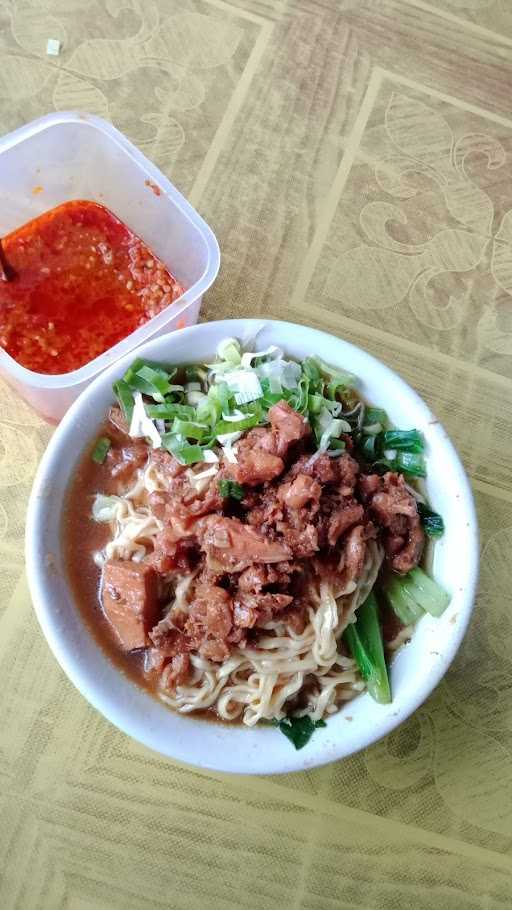 Mie Ayam Donoloyo3 Selalu Rame Porsinya Muantep,Balungan Guede Eh Gratis Pula...Rasa Dijamin Enak 8