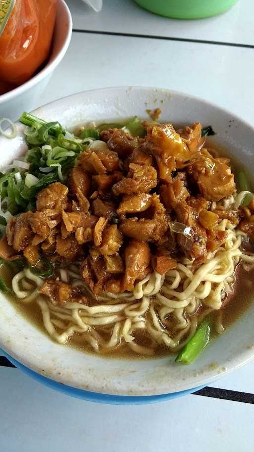 Mie Ayam Donoloyo3 Selalu Rame Porsinya Muantep,Balungan Guede Eh Gratis Pula...Rasa Dijamin Enak 9