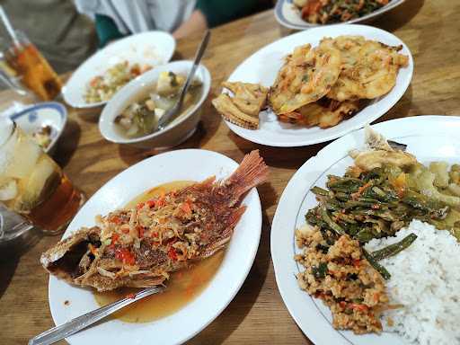 Rumah Makan Betawi Mpo Iyon 1