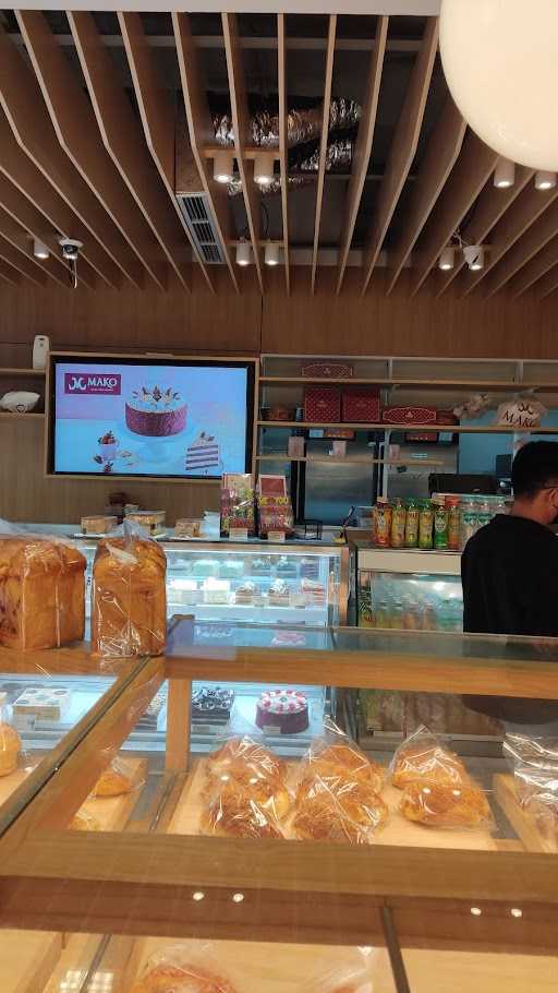 Mako Bakery & Cake - Bintaro Plaza 8