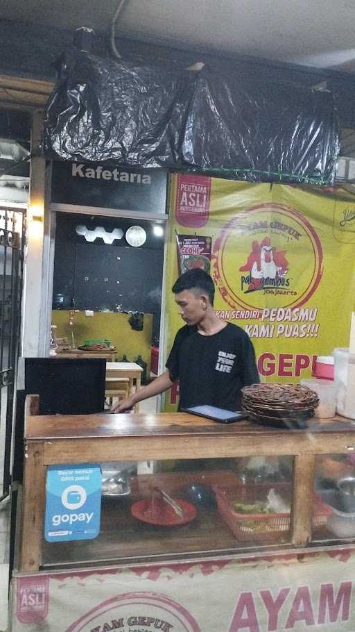 Ayam Gepuk Pak Gembus 1