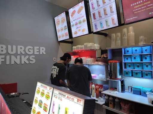 Burger Finks Cempaka Putih Rempoa 4