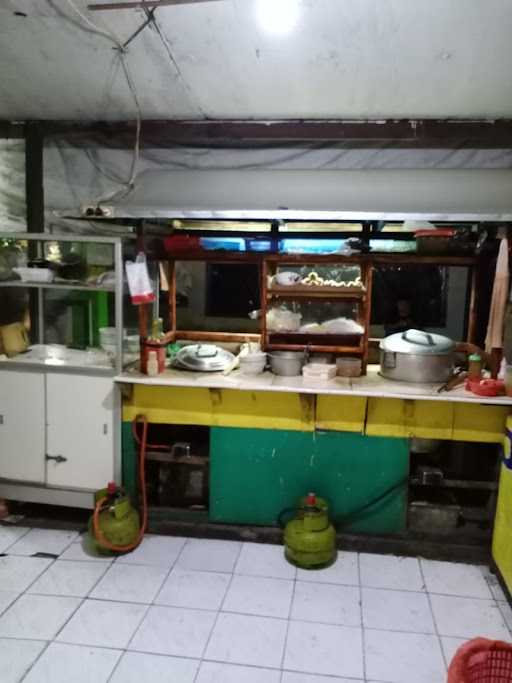 Depot Bakso Giri Putro 8