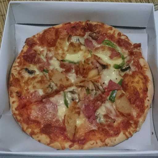 Et Veteran Pizza Kampung Utan 7