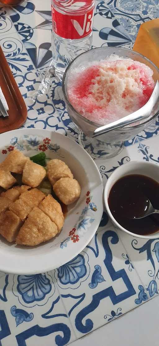 Pempek Nyai Restaurant 2