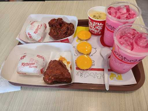 Richeese Factory Cirendeu 3