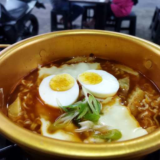 Street Ramyeon Cirendeu 6