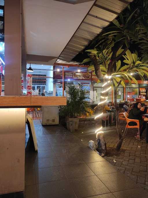 Taman Kuliner Cirendeu 9