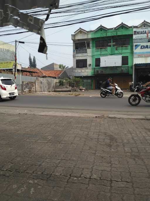 Warung Nasi Mama Eli 1