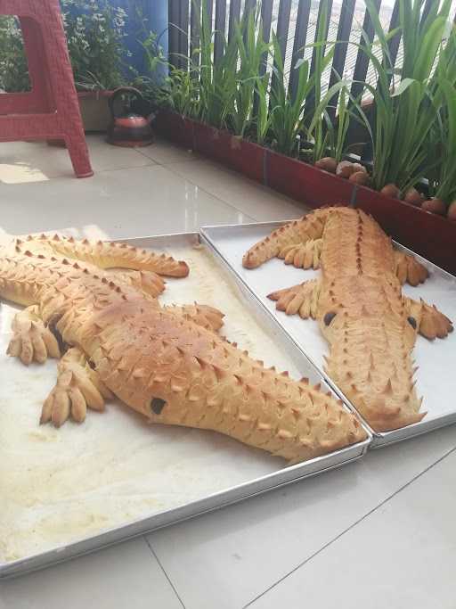 Roti John Poncol (Bread & Drinks),Ciracas (Gg Jamblang Belok Kiri Lalu Belok Kiri) 5