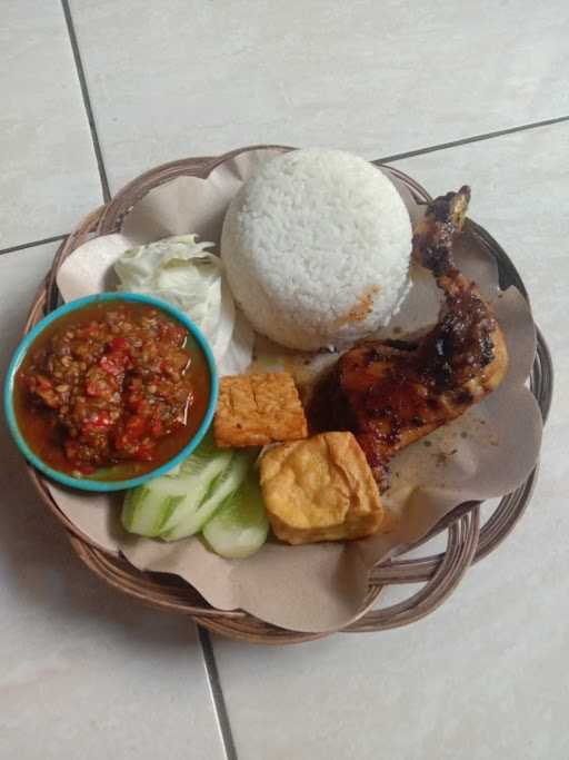 Ayam Penyet Rania 8